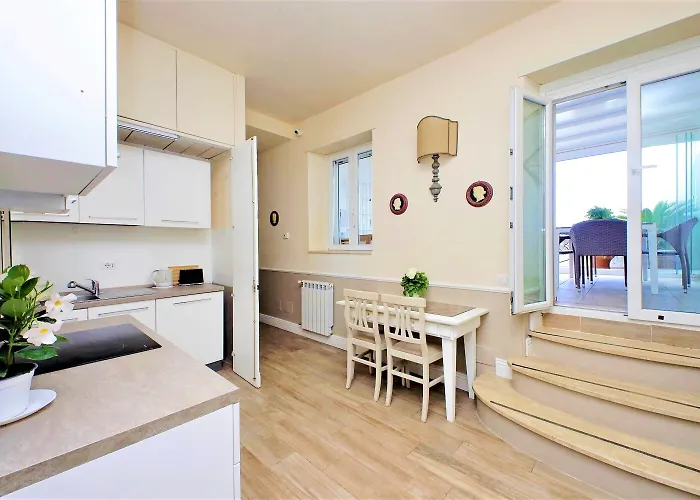 Bellezza Al Colosseo - & Apts Apartman